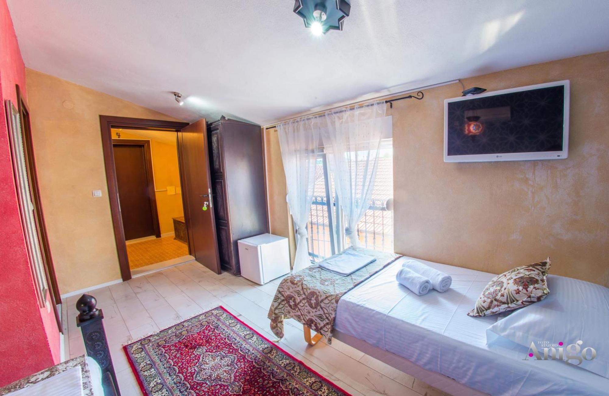 Apartments And Rooms Villa Sulejman موستار المظهر الخارجي الصورة