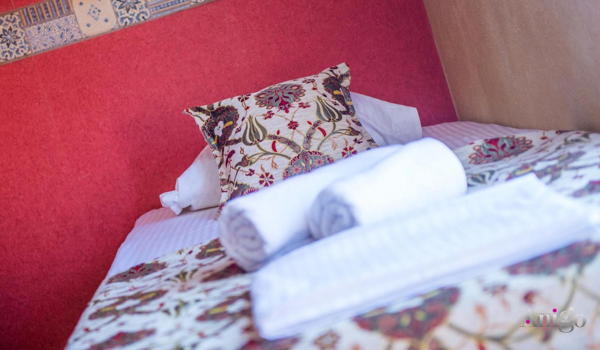 Apartments And Rooms Villa Sulejman موستار المظهر الخارجي الصورة